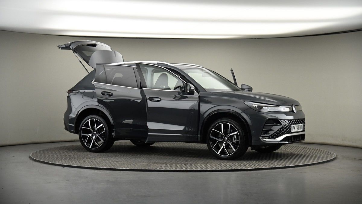 More views of Volkswagen Tiguan