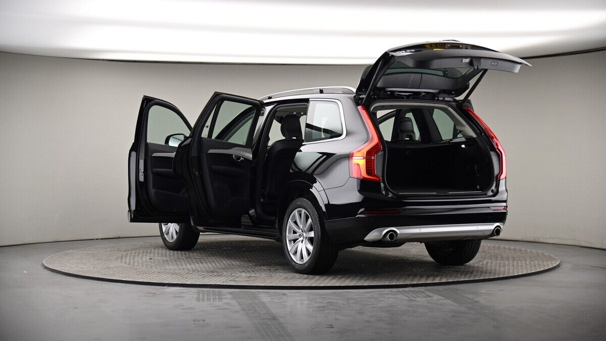 Volvo XC90 Image 8