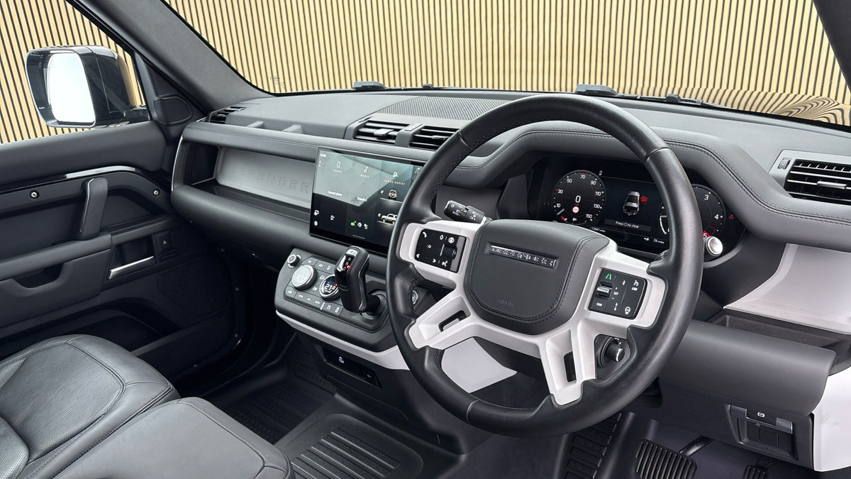 Land Rover Defender 90 Image 5