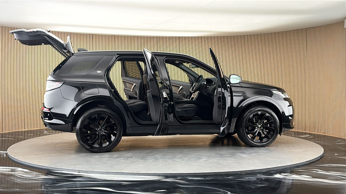 More views of Land Rover Discovery Sport