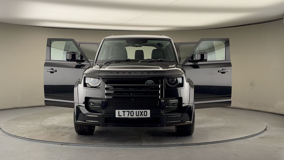 More views of Land Rover Defender 110