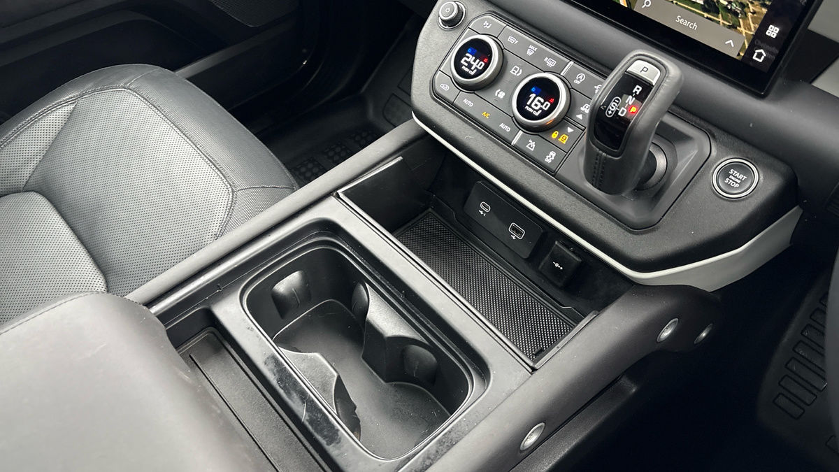 Land Rover Defender 110 Urban Image 18