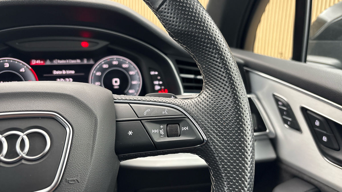 Audi Q7 Image 14