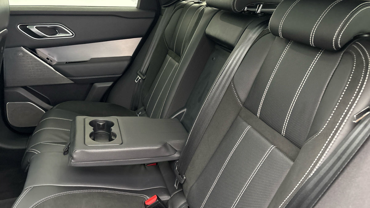 Land Rover Range Rover Velar Image 18