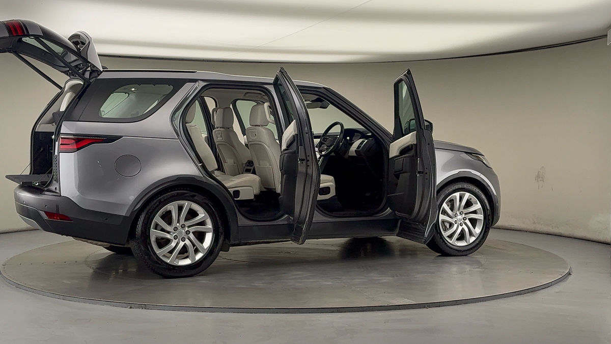 More views of Land Rover Discovery