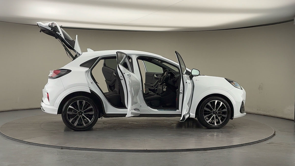 More views of Ford Puma