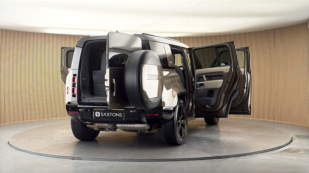 More views of Land Rover Defender 110