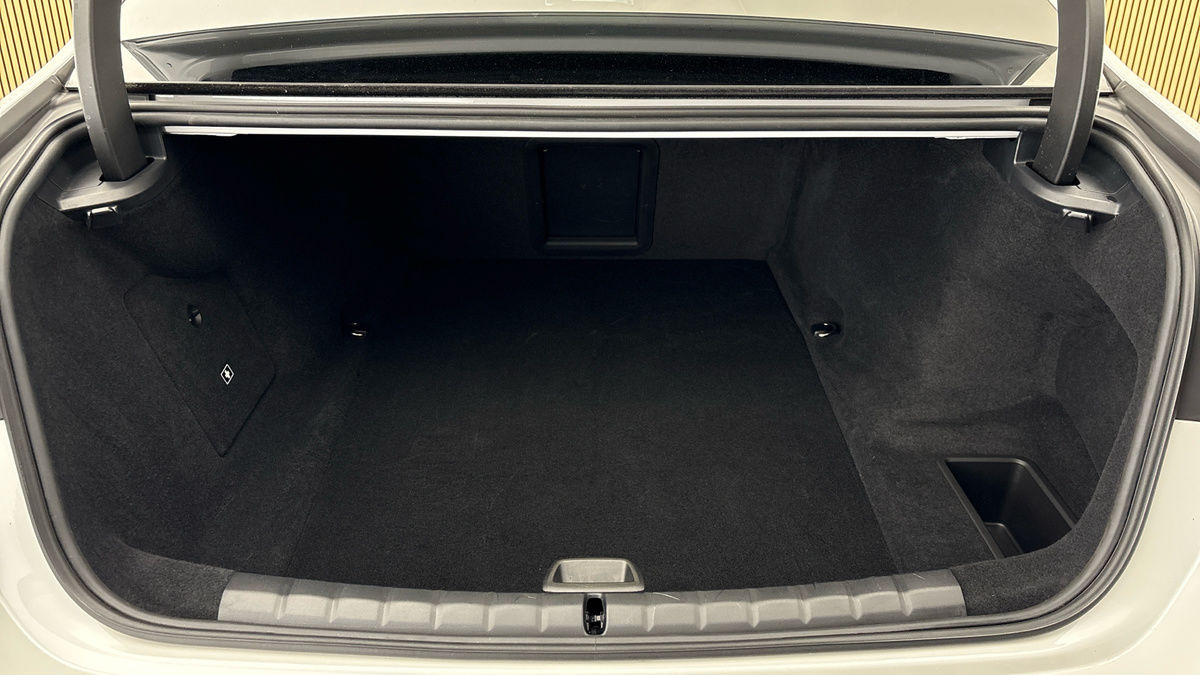 More views of BMW i7