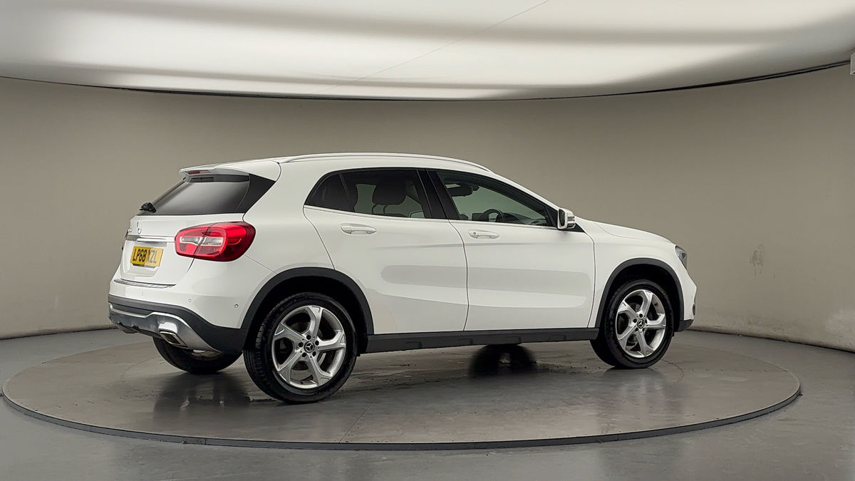 More views of Mercedes-Benz GLA