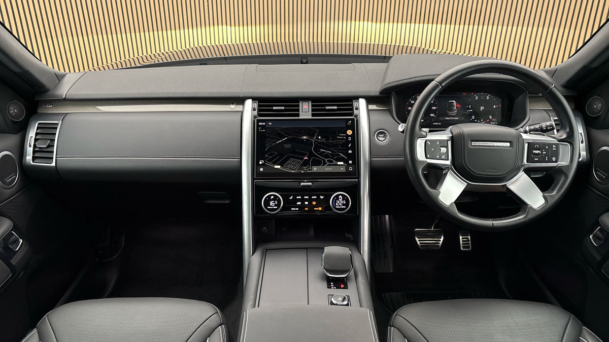 Land Rover Discovery Image 12