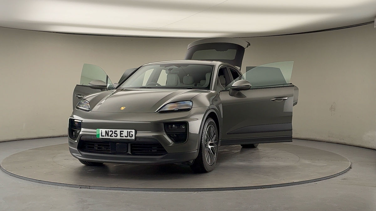 More views of Porsche Macan