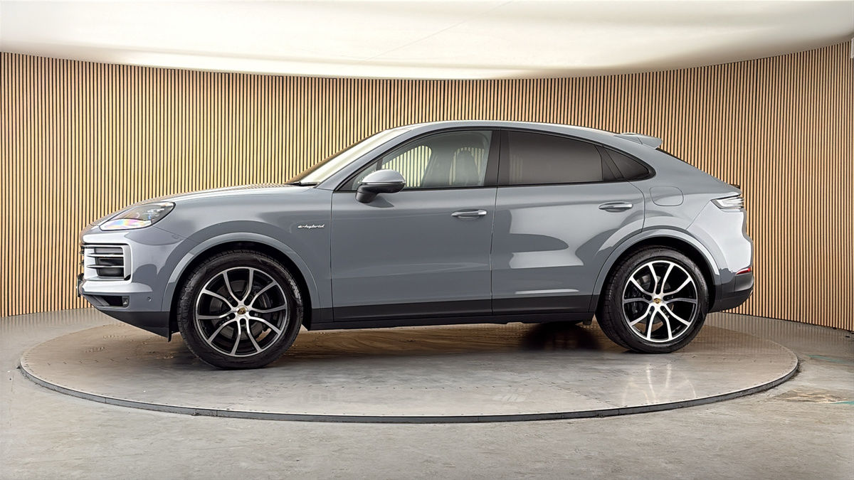 More views of Porsche Cayenne