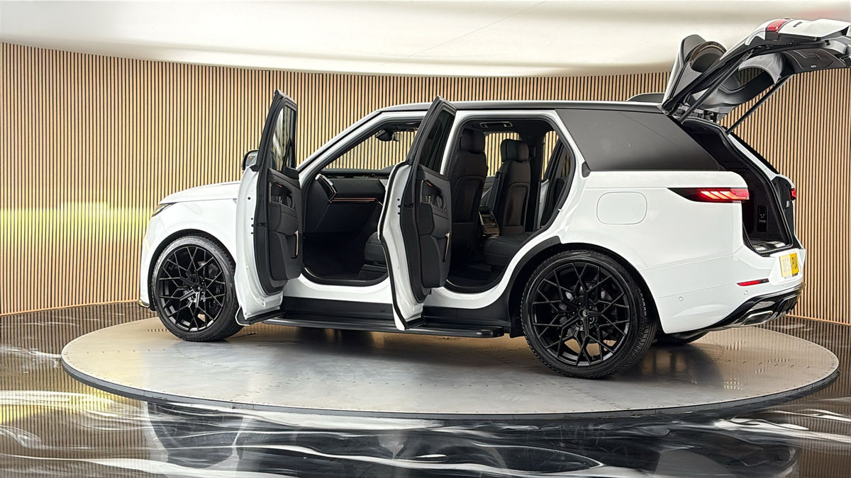More views of Land Rover Range Rover Sport