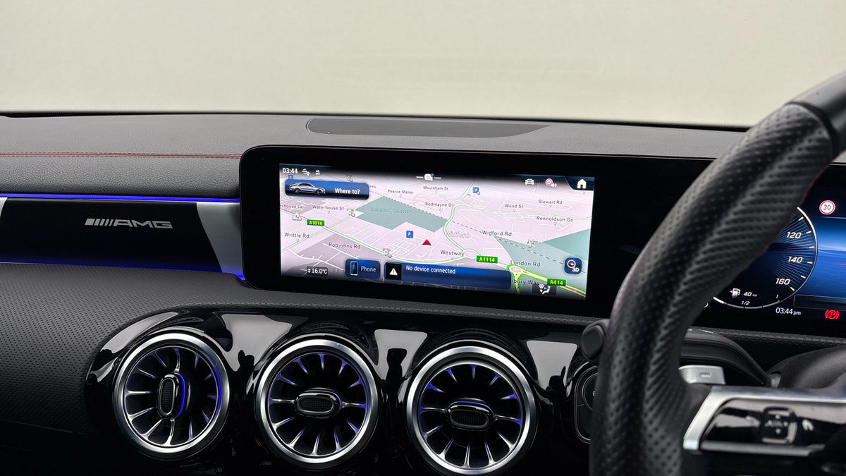 Mercedes-Benz CLA Image 17