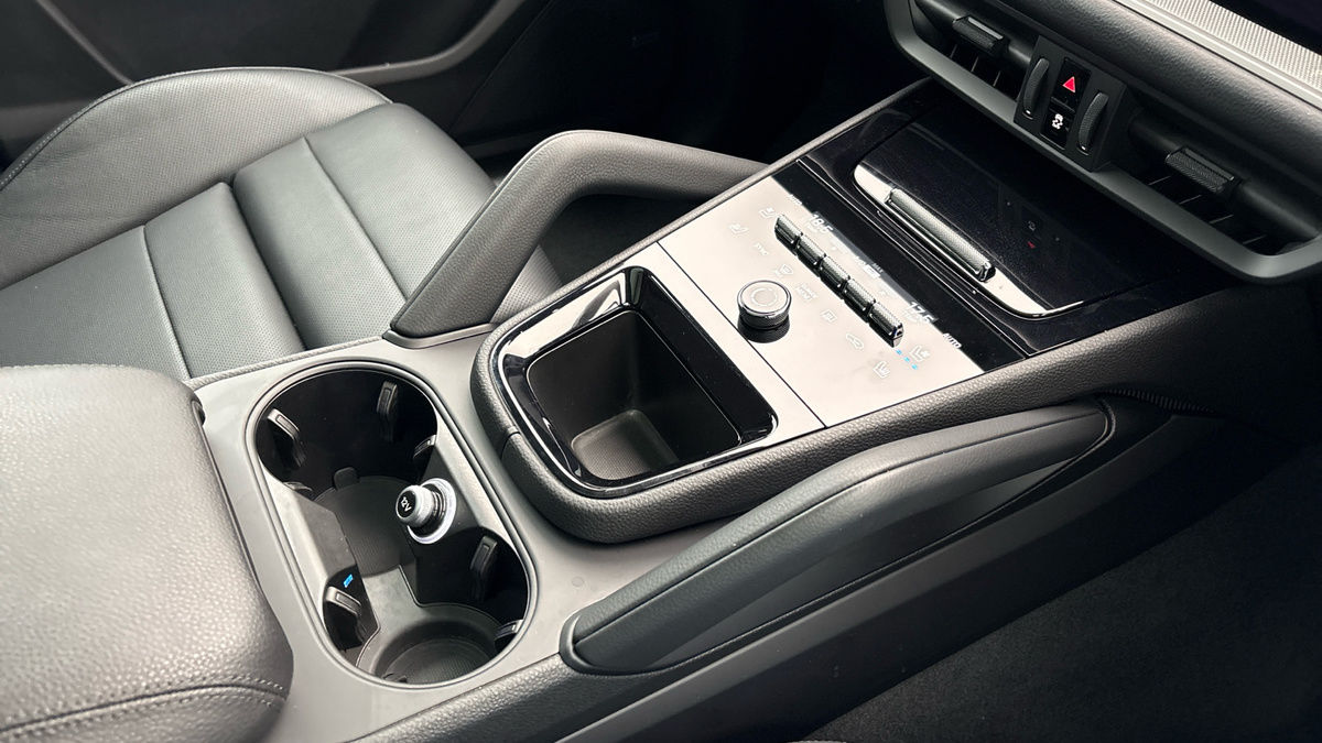 Porsche Cayenne Image 18