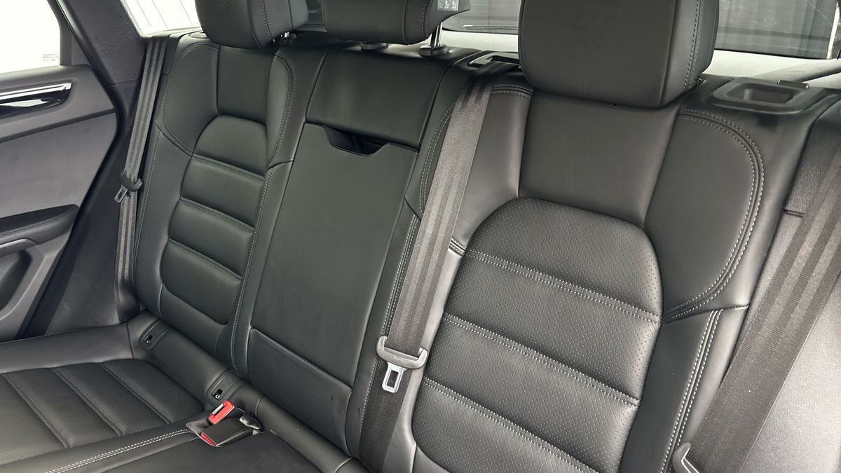 Porsche Macan Image 8