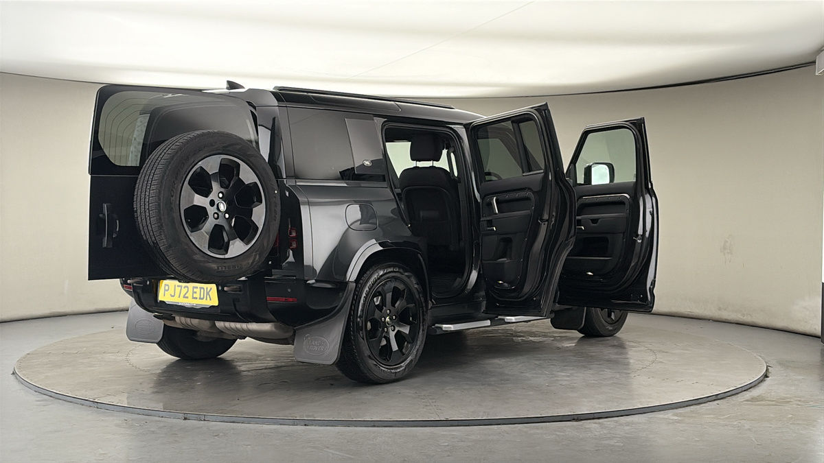 More views of Land Rover Defender 110