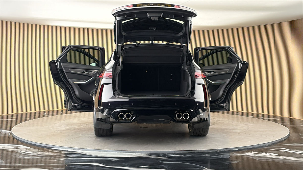 More views of Jaguar F-PACE