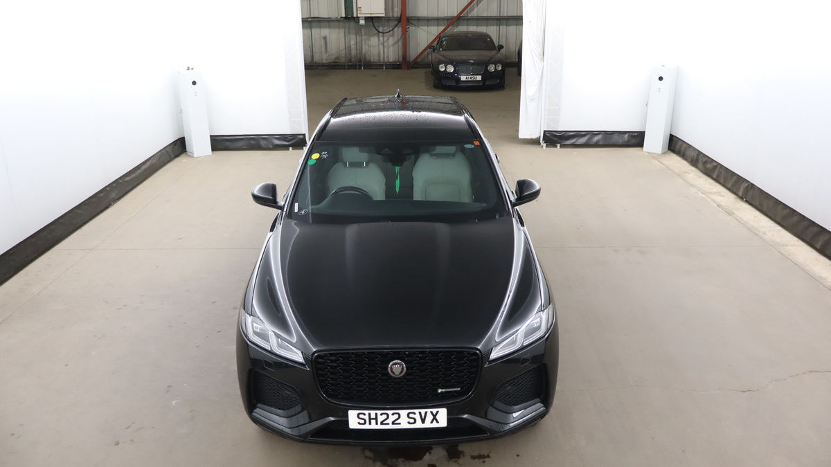 Jaguar F-PACE Image 7