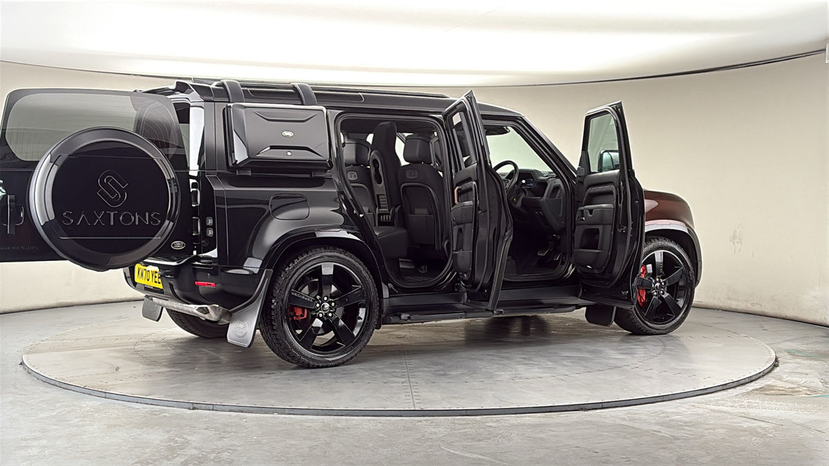 More views of Land Rover Defender 110