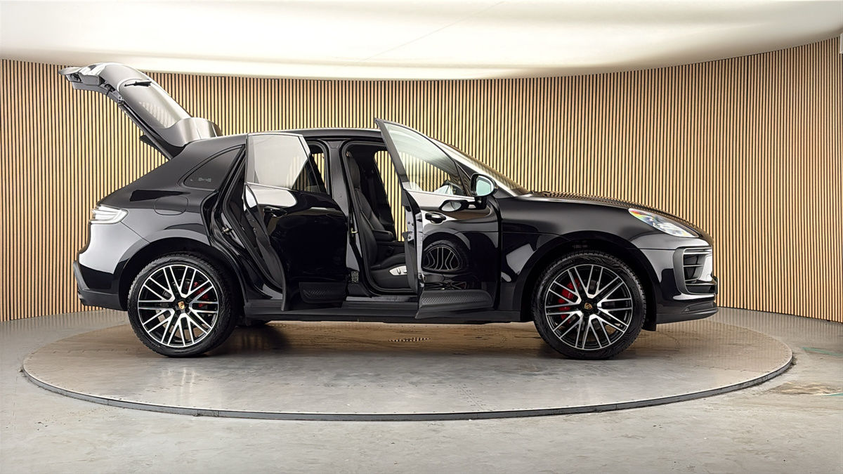 More views of Porsche Macan