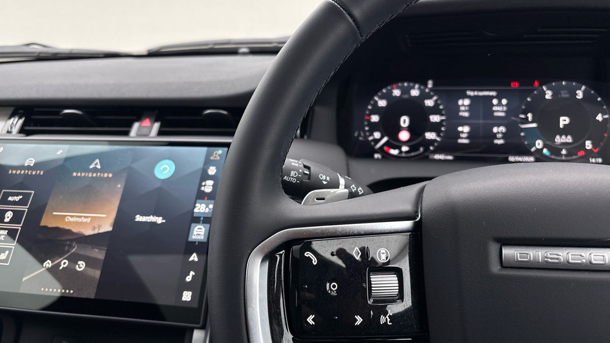 Land Rover Discovery Sport Image 13