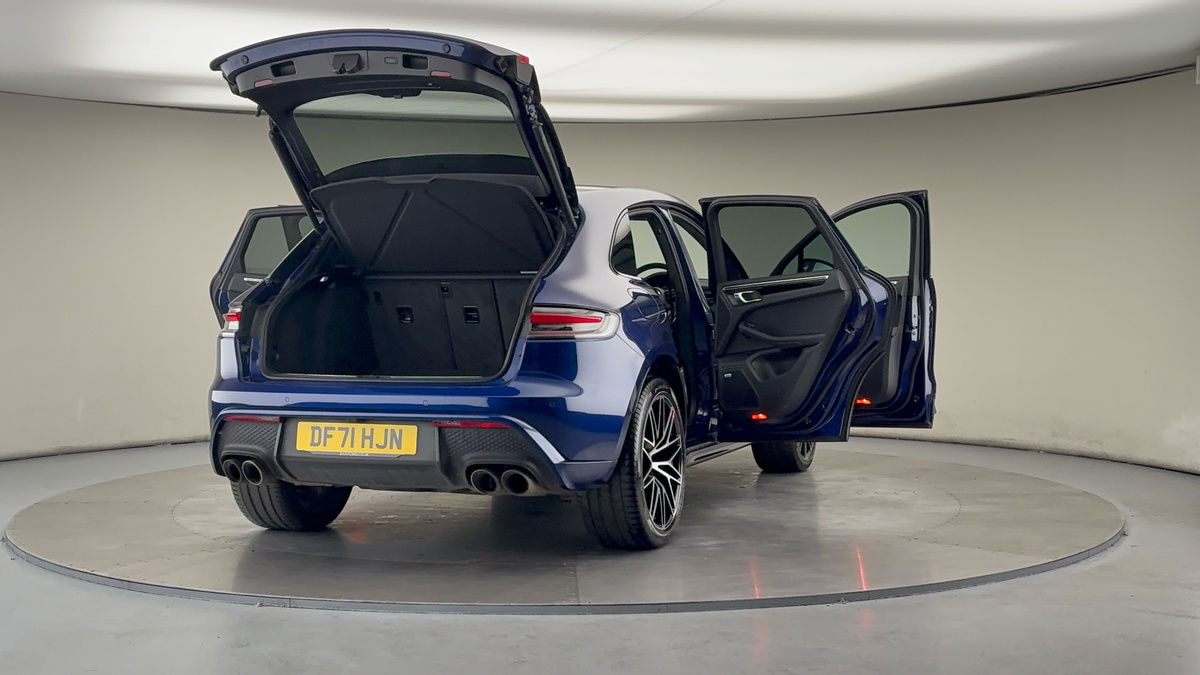 More views of Porsche Macan