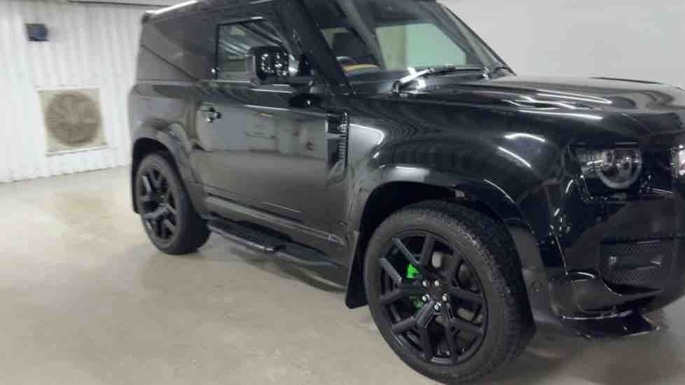 More views of Land Rover Defender 90