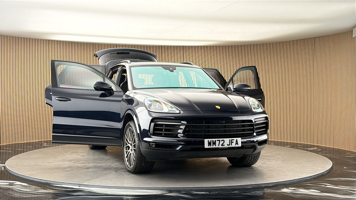 More views of Porsche Cayenne