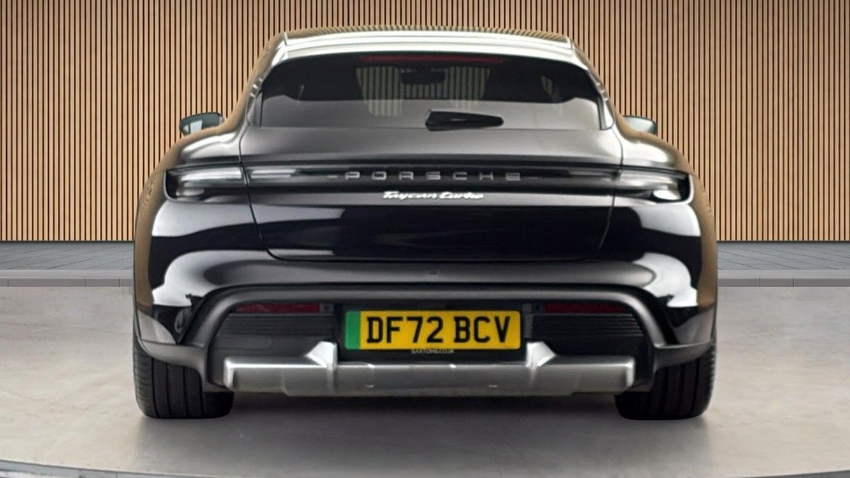 Porsche Taycan Image 4