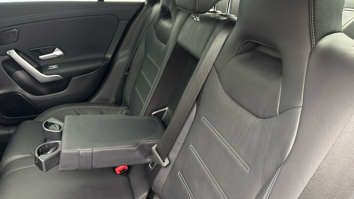 Mercedes-Benz CLA Image 9