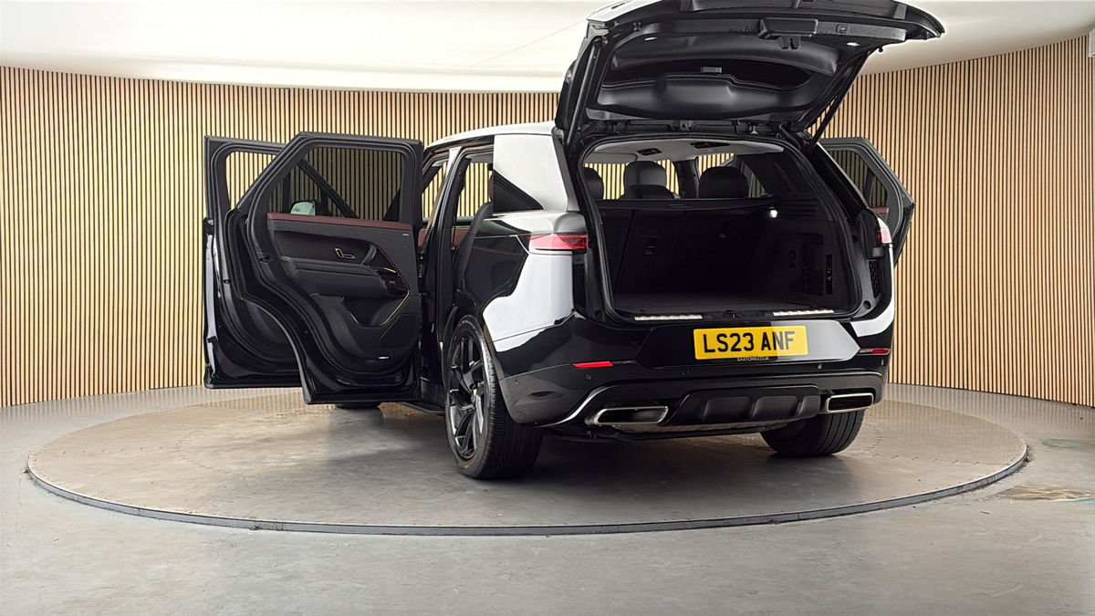 More views of Land Rover Range Rover Sport