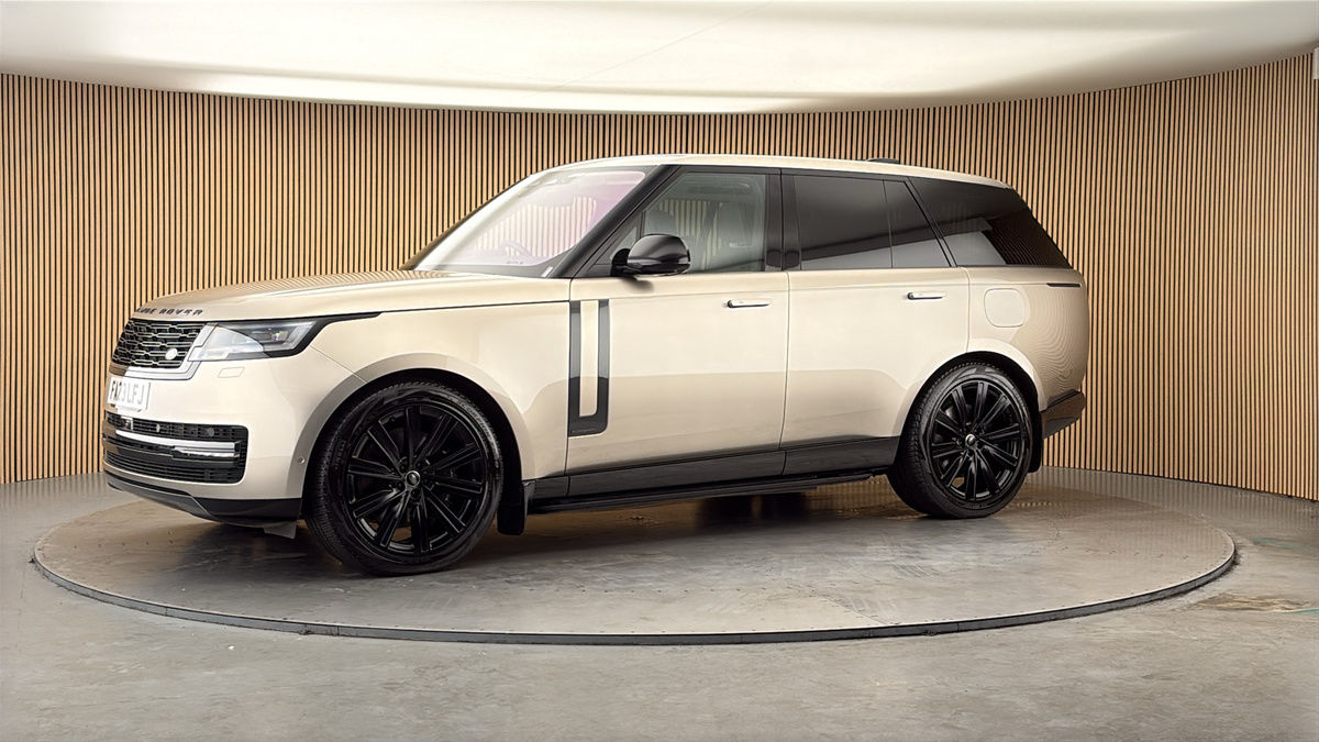 More views of Land Rover Range Rover