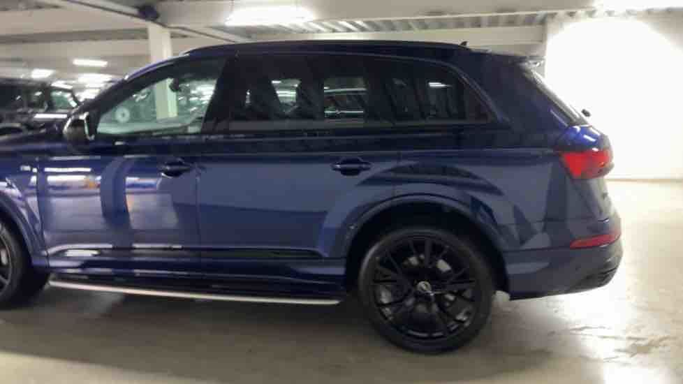More views of Audi Q7