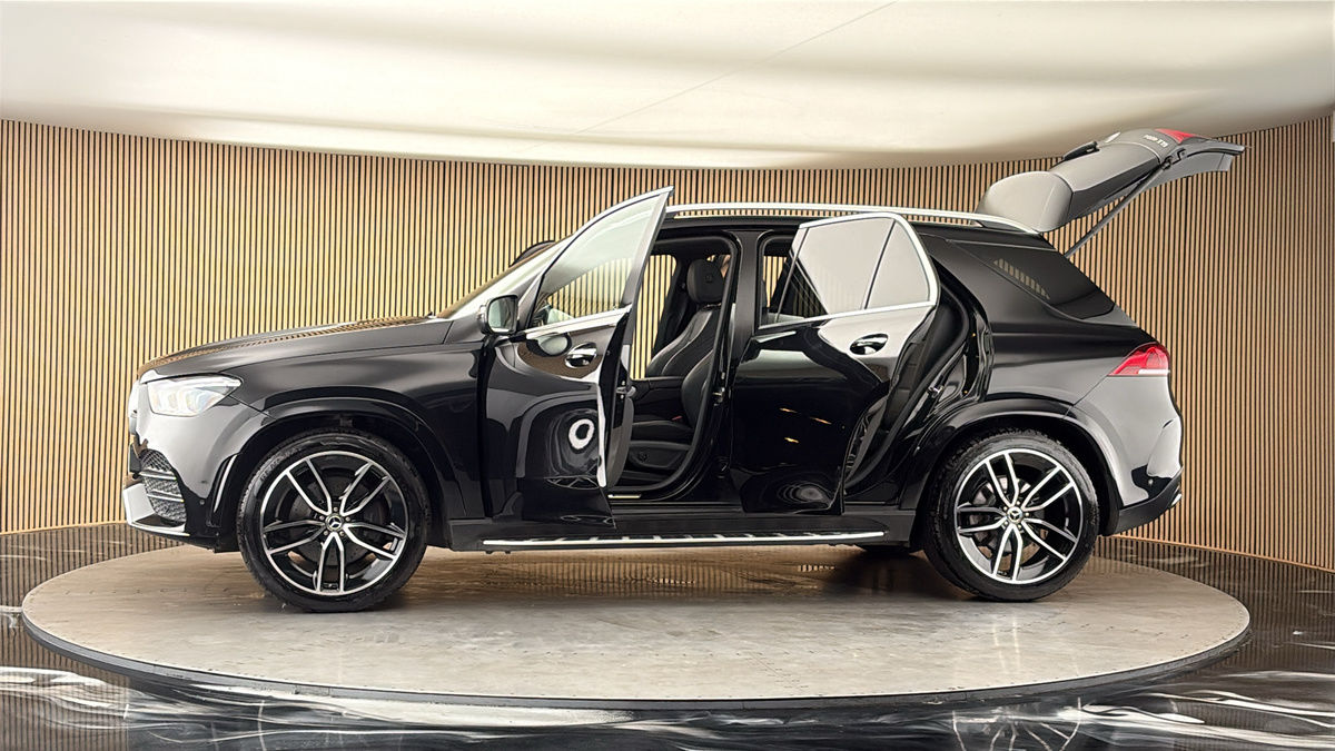 More views of Mercedes-Benz GLE