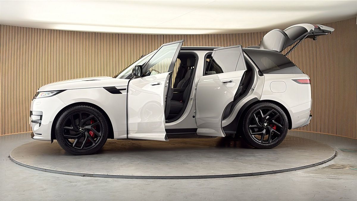 More views of Land Rover Range Rover Sport