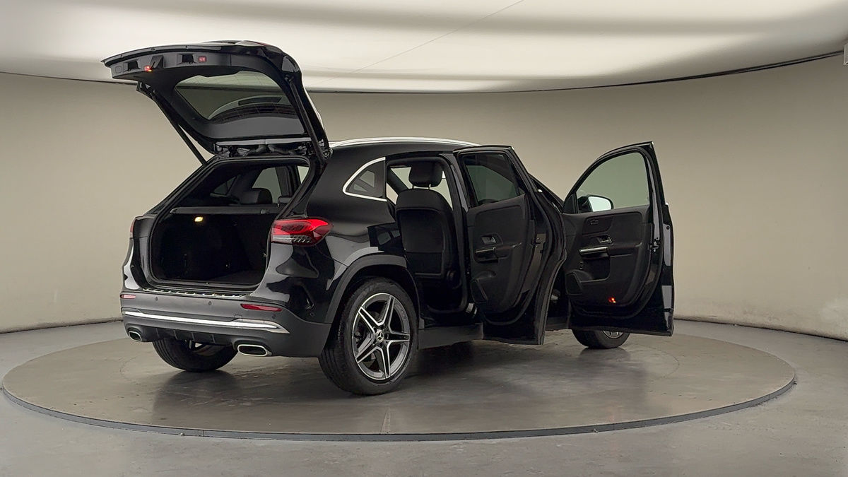 More views of Mercedes-Benz GLA