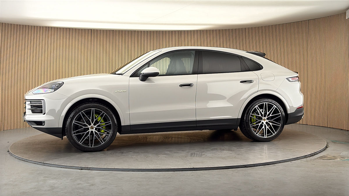 More views of Porsche Cayenne