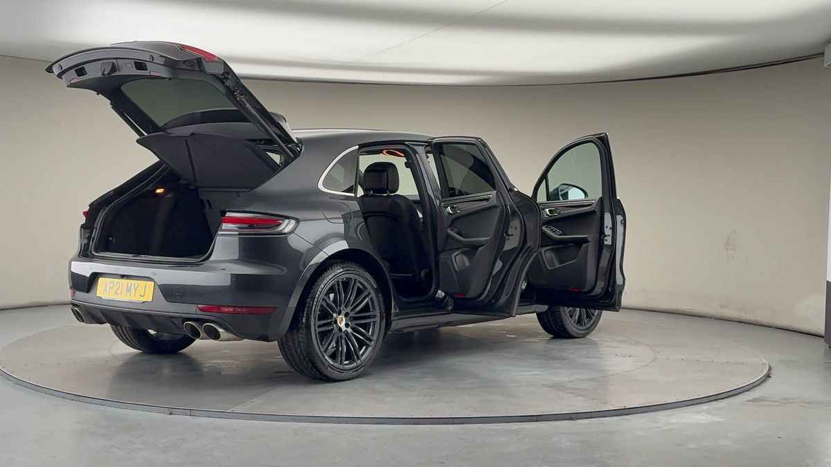 More views of Porsche Macan