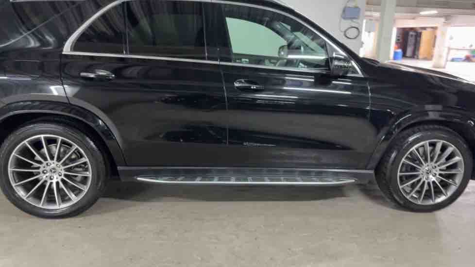 More views of Mercedes-Benz GLE