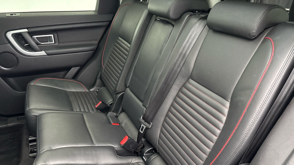 Land Rover Discovery Sport Image 8