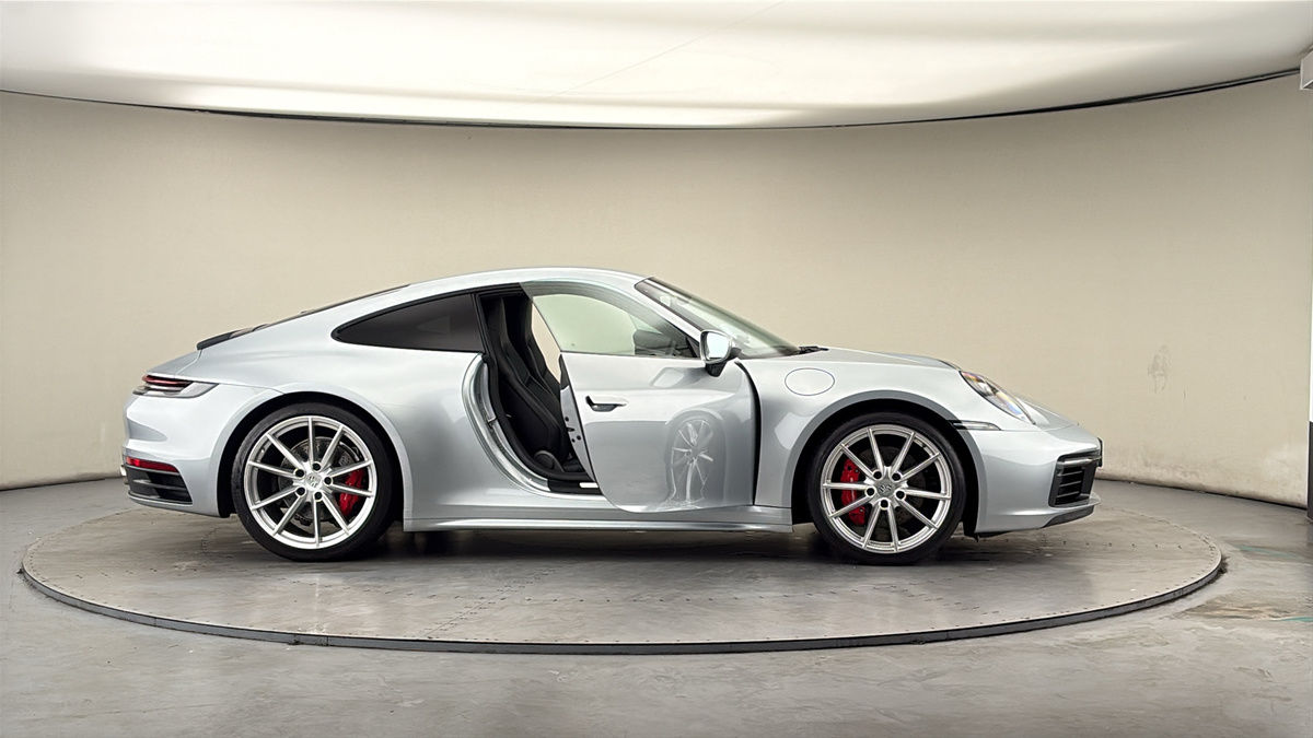 More views of Porsche 911