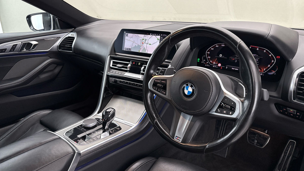 BMW 8 Series Image 5