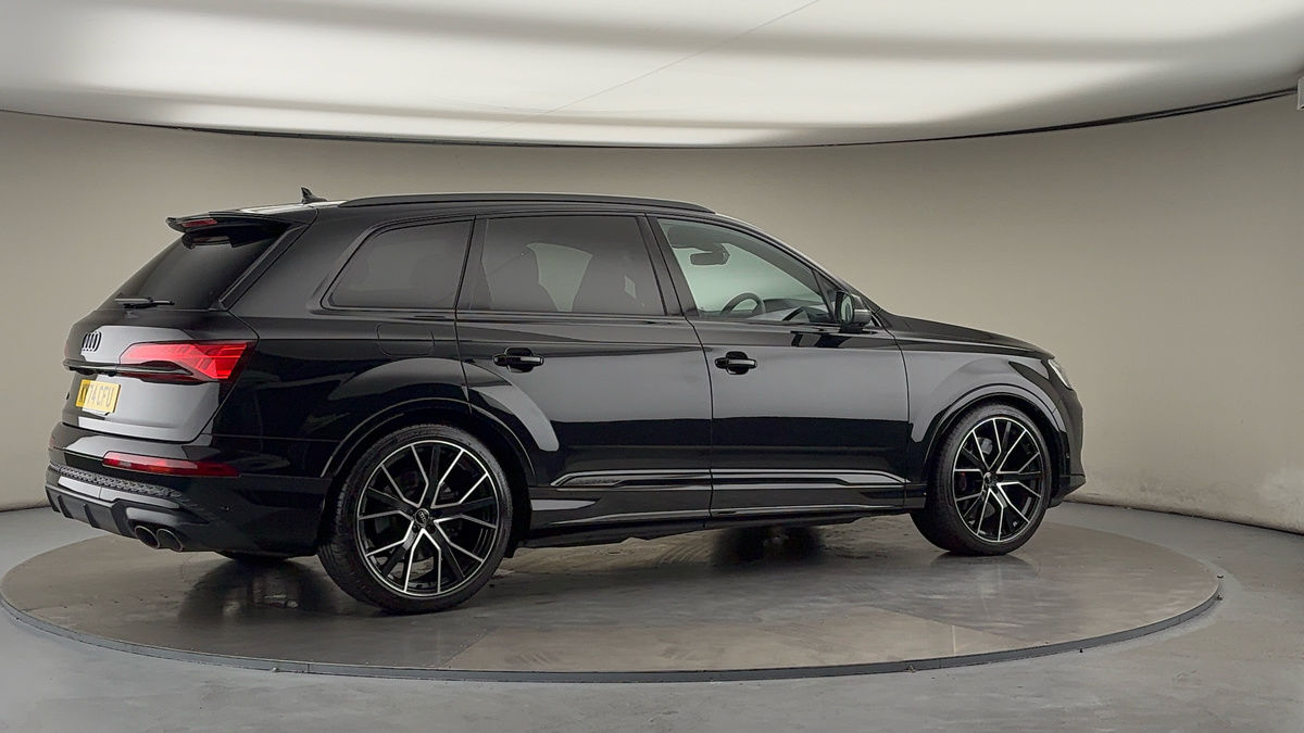 More views of Audi SQ7