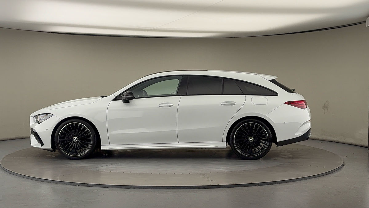 Mercedes-Benz CLA Image 15