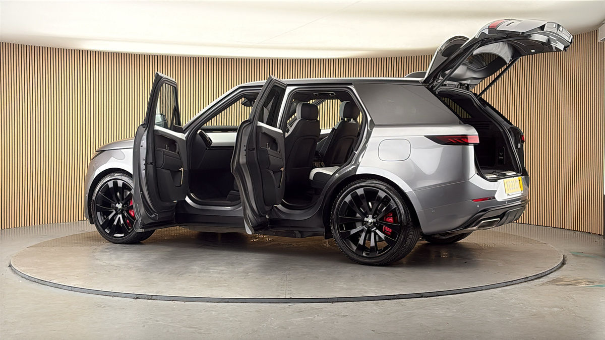More views of Land Rover Range Rover Sport