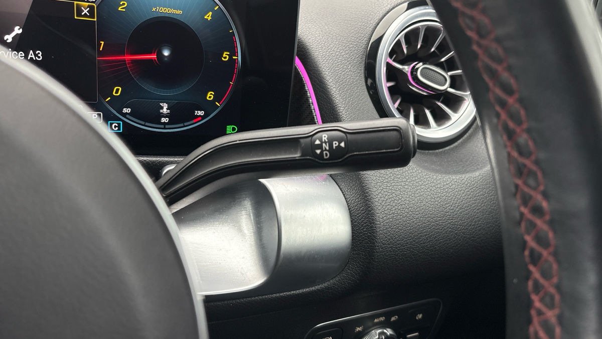 Mercedes-Benz GLB Image 6