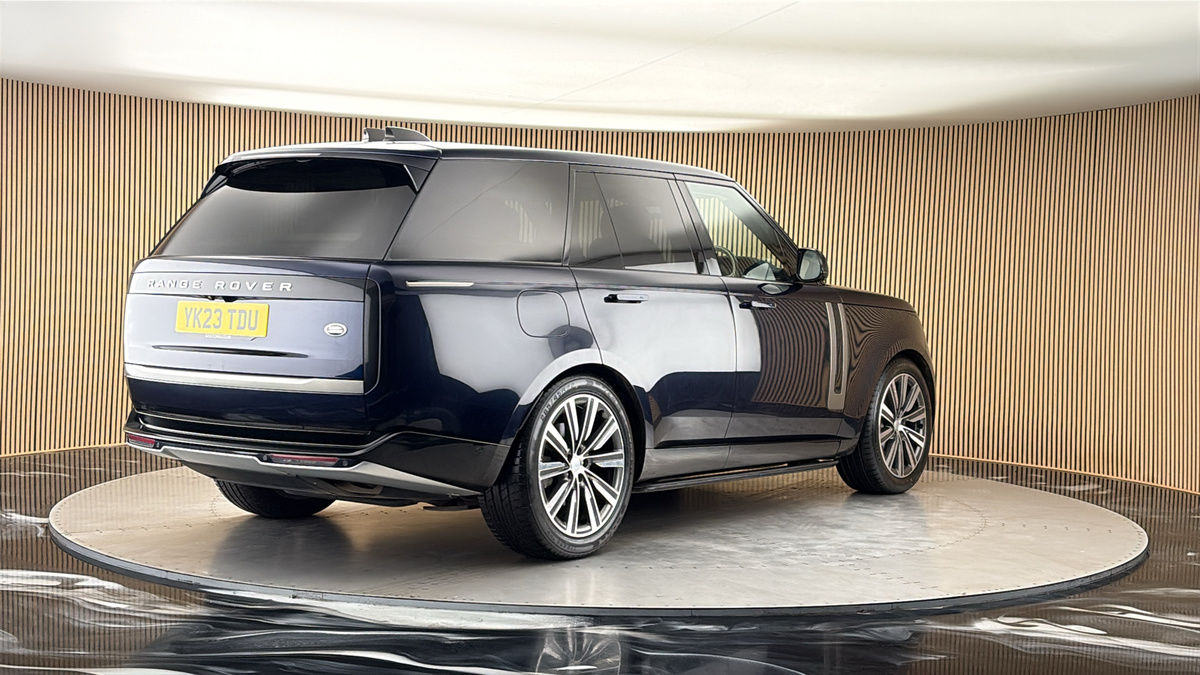 More views of Land Rover Range Rover