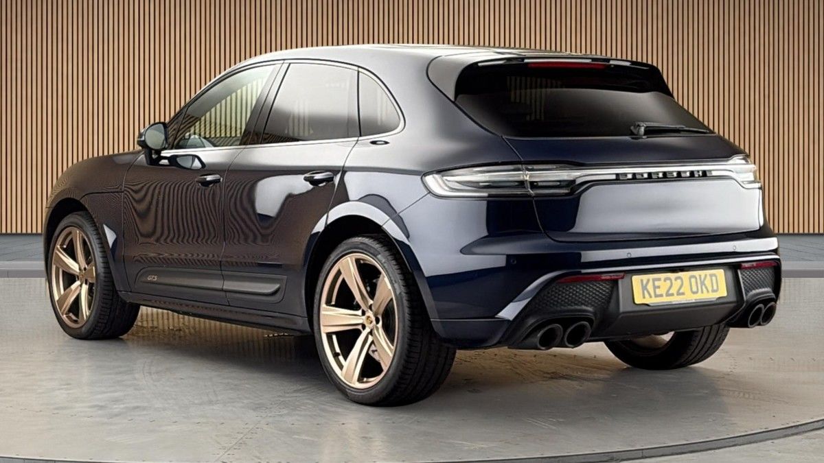 Porsche Macan Image 2
