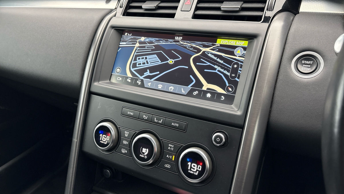 Land Rover Discovery Image 17